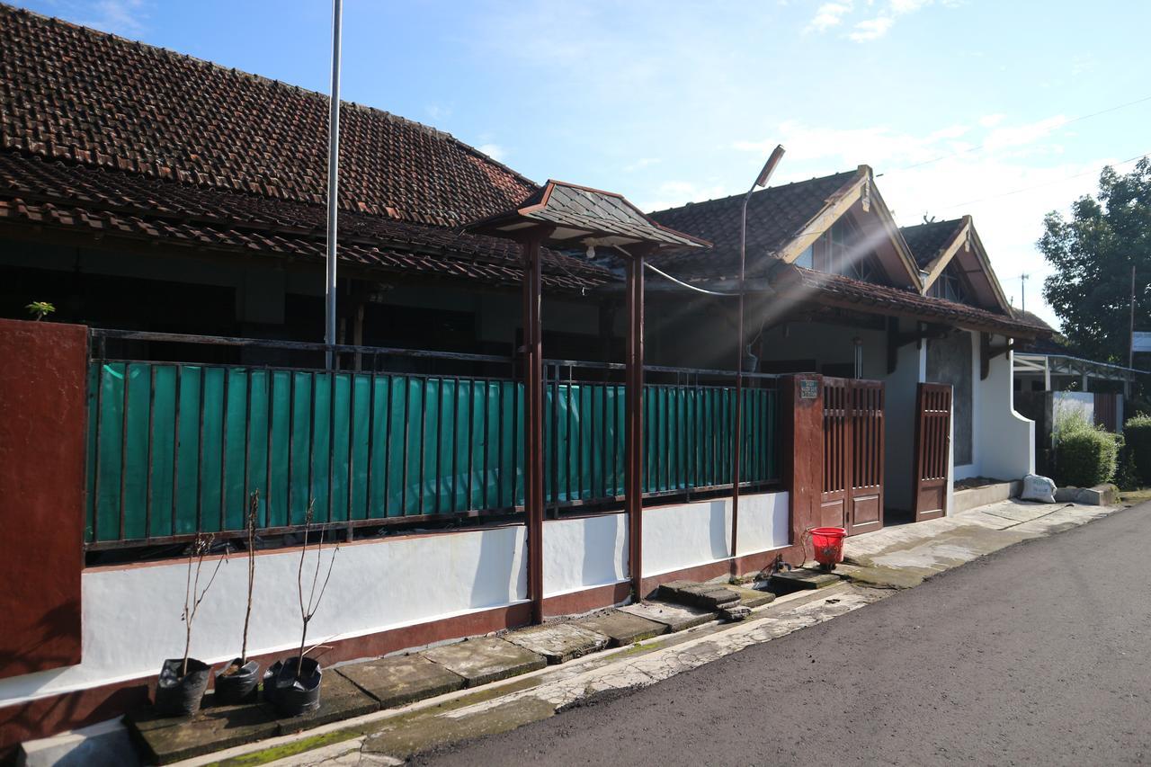 Kembar Guesthouse 요그야카르타 외부 사진